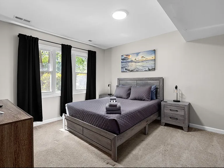 1048 Ivy Ln — Photo 29