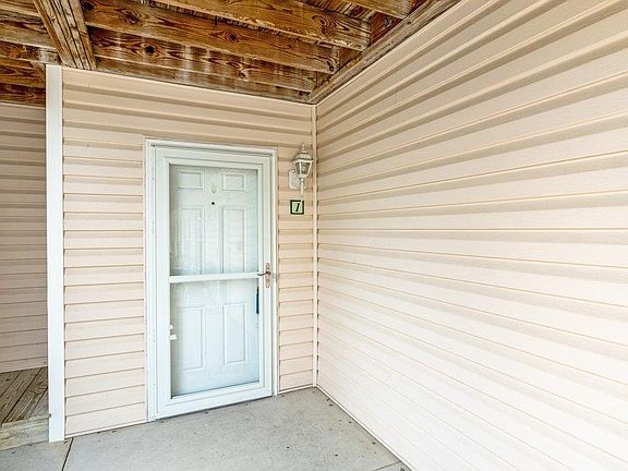 3rd image of 1414 Willoughby Park Court #A