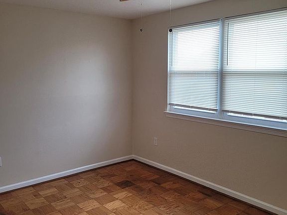 5th image of 1829 Addison Rd S
