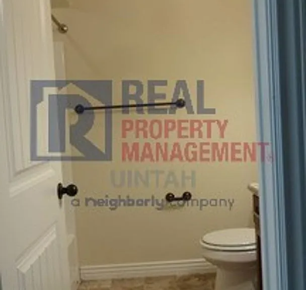 420 E Gray Fox Ln — Photo 9