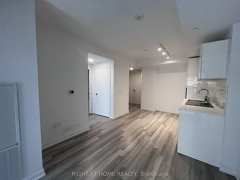 121 Saint Patrick St #411 — Photo 7