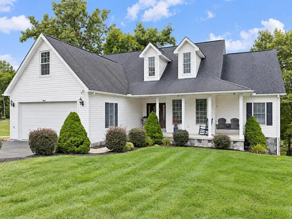 176 Shady Lake Dr, Shady Spring, WV 25918