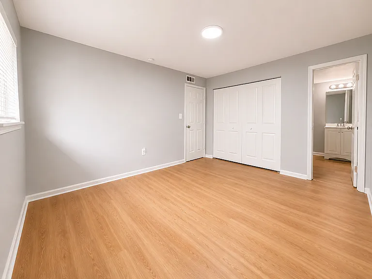 420 Fairfax Dr #B — Photo 17