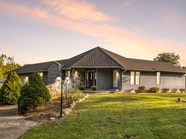 33016 42nd Ave, Paw Paw, MI 49079