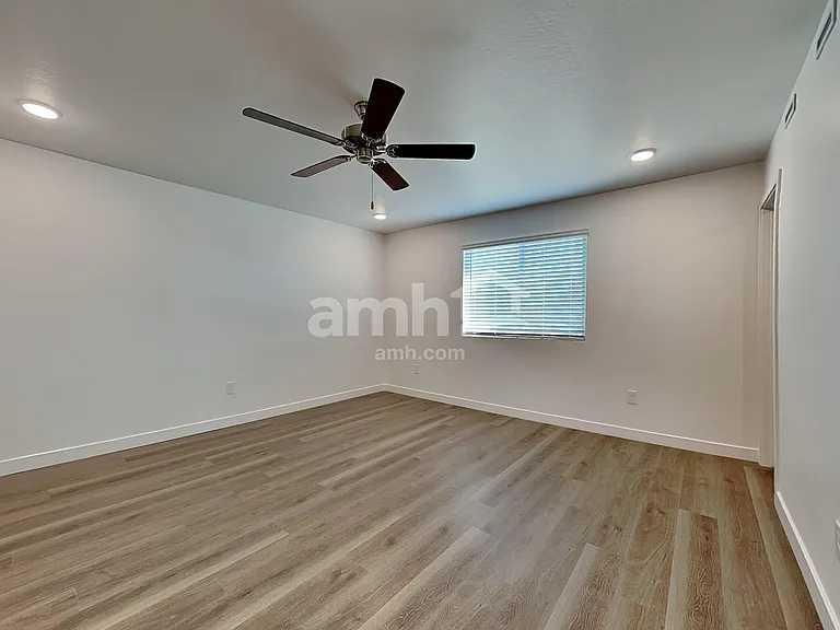 4536 S 98th Ln — Photo 11