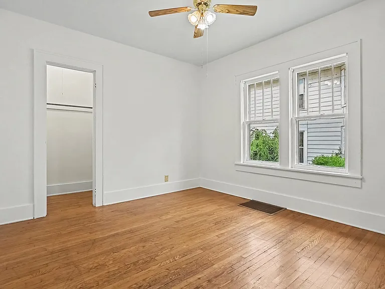 919 E Market St — Photo 8