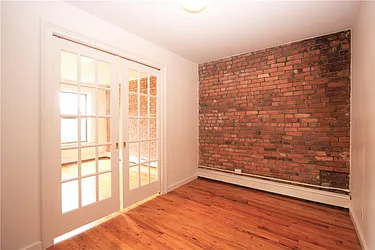 Rented by R New York