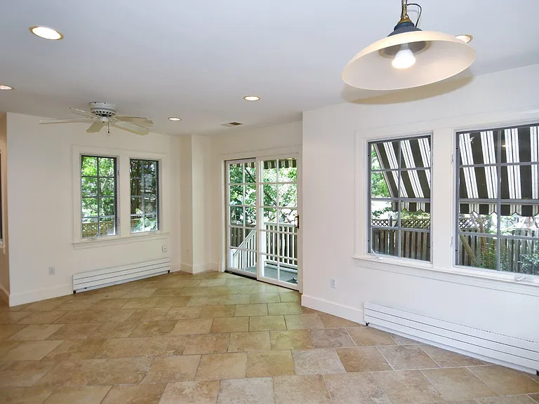 2608 Fordham Rd — Photo 17