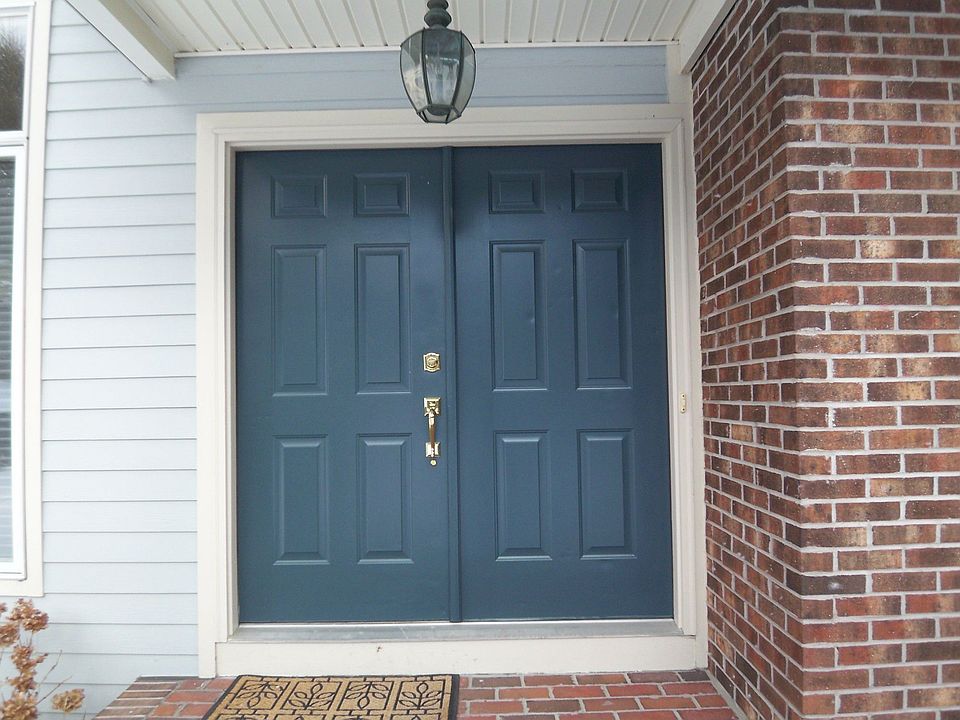 Custom Smithsonian model town home at Longview