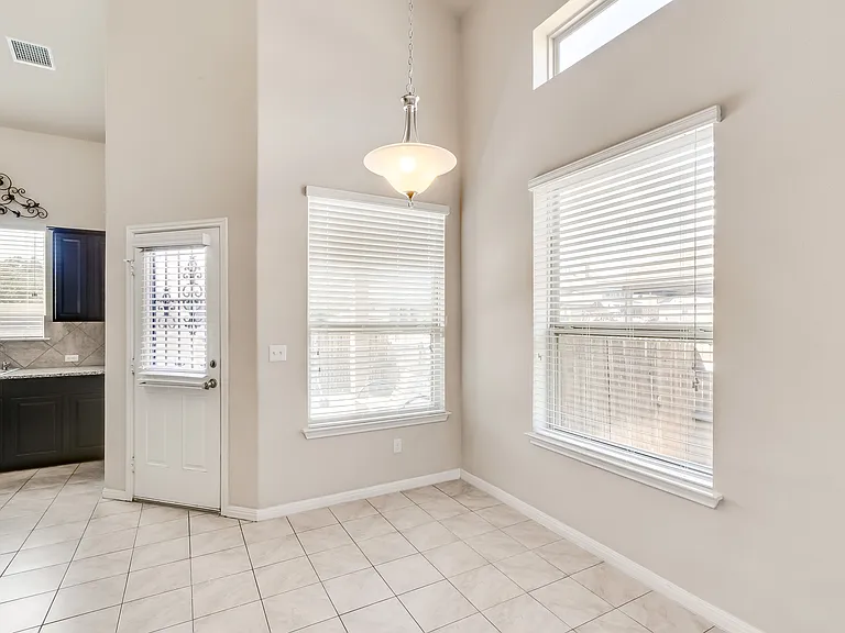 1549 Hamiltons Way — Photo 8