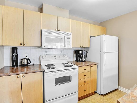 4th image of 1109 Stittsville Main St #J