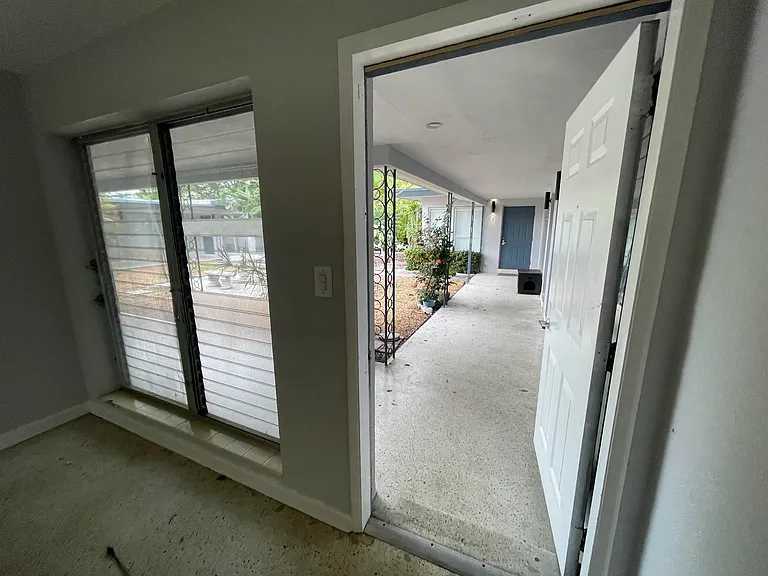 1708 NE 20th Ave #4 — Photo 2