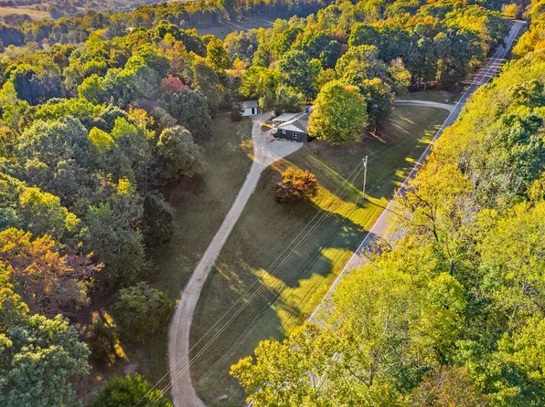 4840 Tarsus Rd, Palmyra, TN 37142