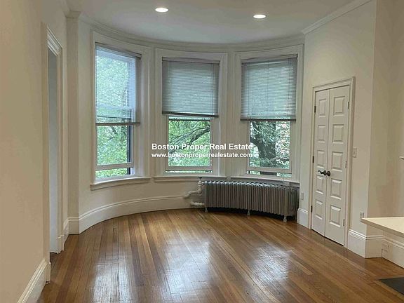 379 Commonwealth Ave. #8 Boston - Kenmore Unit Photo 1