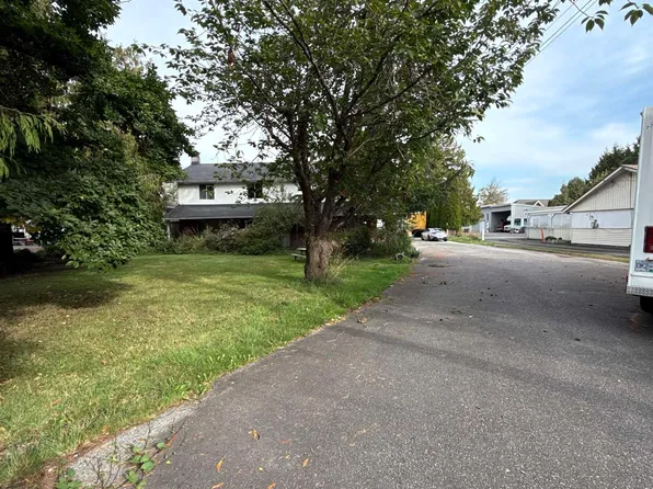 13671 Blundell Rd, Richmond, BC V6W 1B6