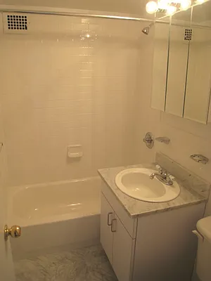 Rented by City Connections Realty | media 1