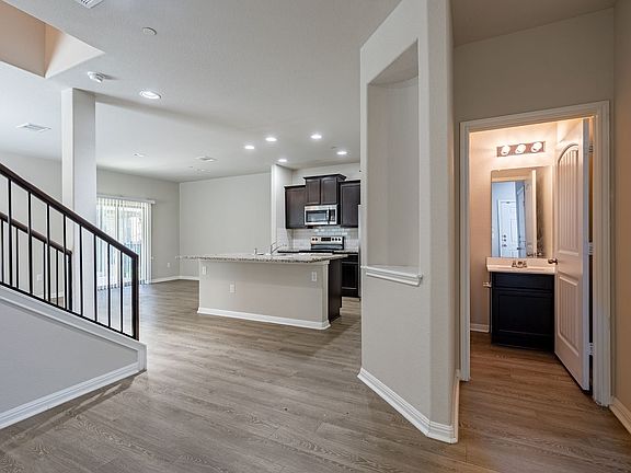 5th image of 516 E Slaughter Ln Unit 1901