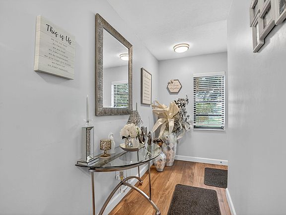 3rd image of 21501 Juego Circle #29 F