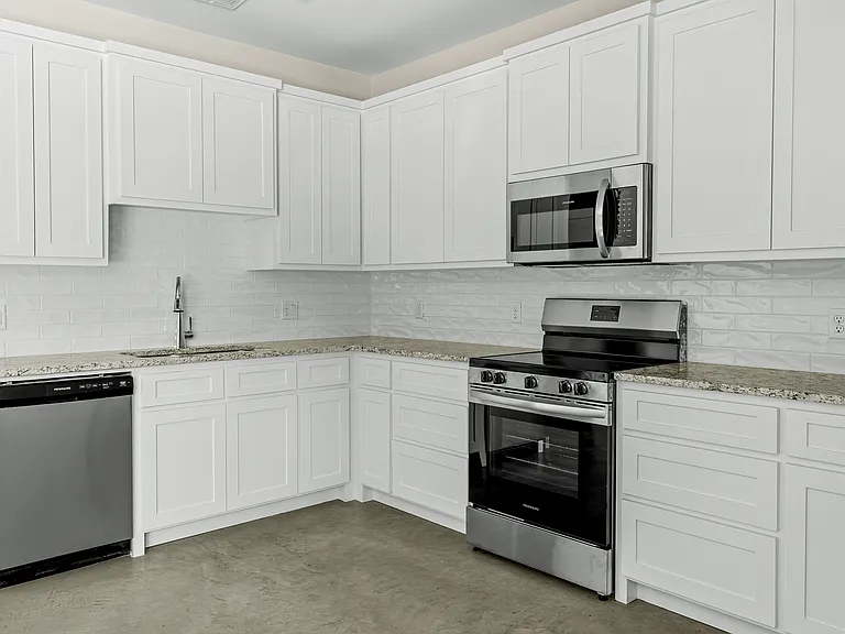 2290 W Tarleton St — Photo 27