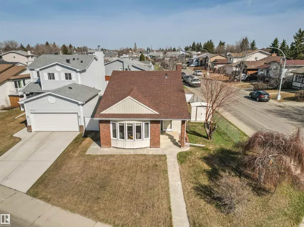16711 94th St NW, Edmonton, AB T5Z 1Y1