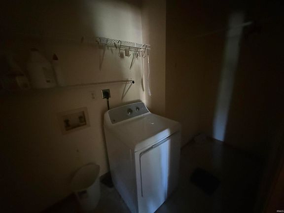 5th image of 430 Elm St