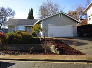 247 Robles Dr, Lakeport, CA