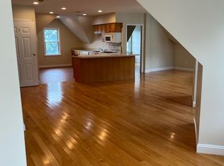 288 Main St APT 5, Gloucester, MA 01930