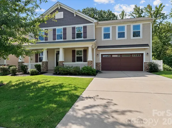 7513 Meridale Forest Dr, Charlotte, NC 28269