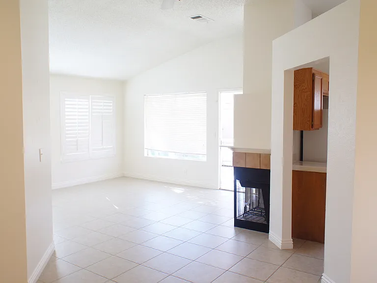 2705 Cheshire Ct — Photo 2