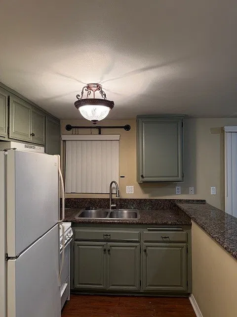1 bed, 700 sqft, $2,250 — Photo 2