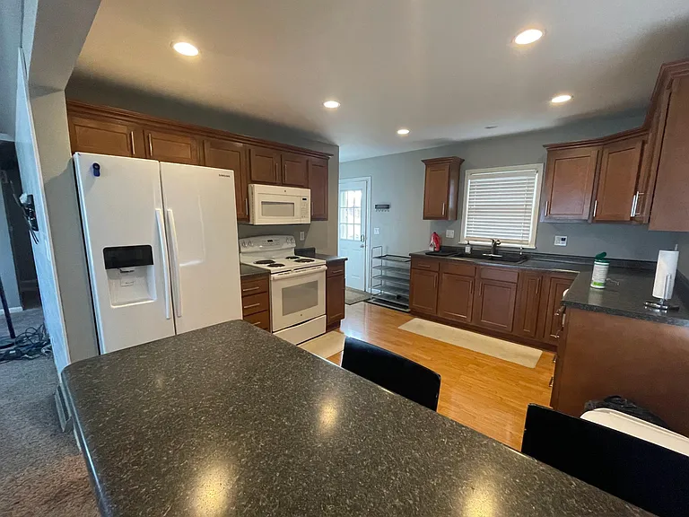 2803 Henry Ct NW — Photo 4