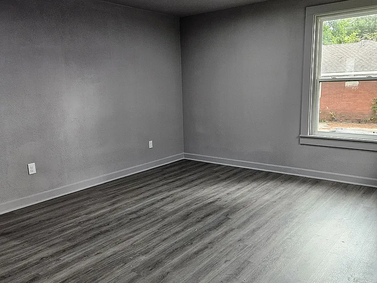 904 N Main St — Photo 10