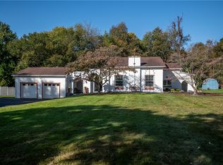 730 S Buhl Farm Dr, Hermitage, PA 16148