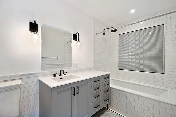 Rented by Compass | media 35