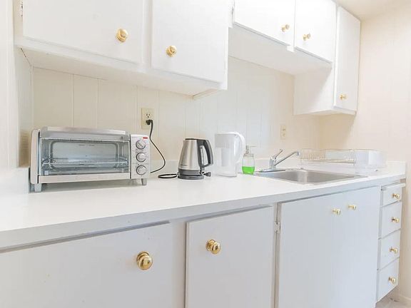 4th image of 330 Sierra Vista Ave APT 12