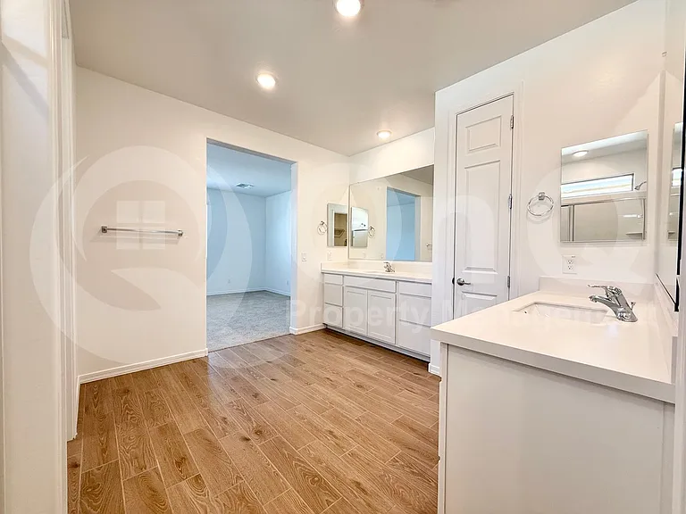 22813 E Starflower Dr — Photo 23