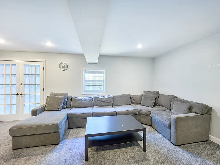 68 George Thomas Dr #B — Photo 5
