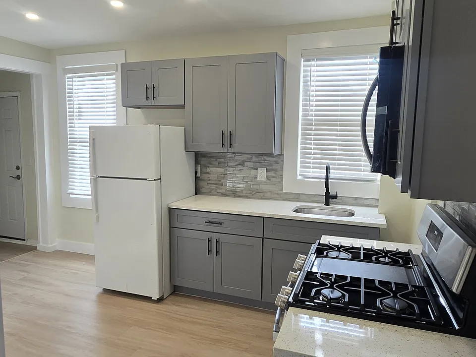 112 Treadwell Ave #1