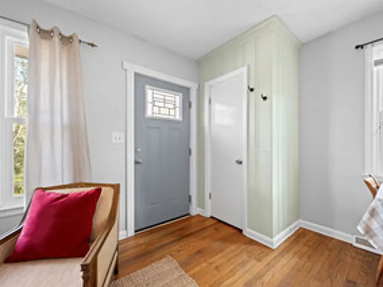 4612 Greenwood Dr — Photo 5
