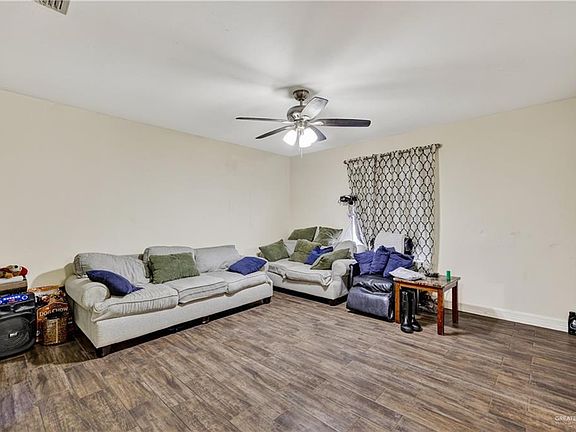3rd image of 444 Cripple Creek Cir