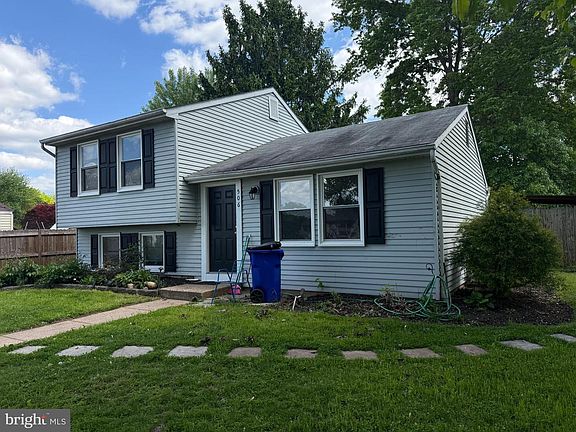 2nd image of 506 Postoak Rd