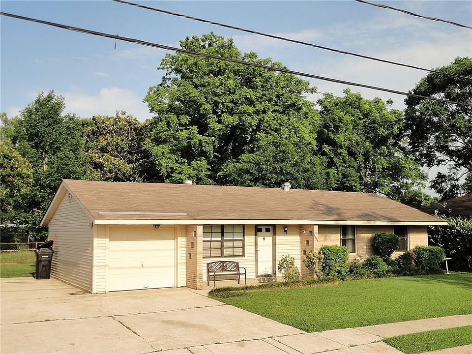 1st image of 1624 River Oaks Dr
