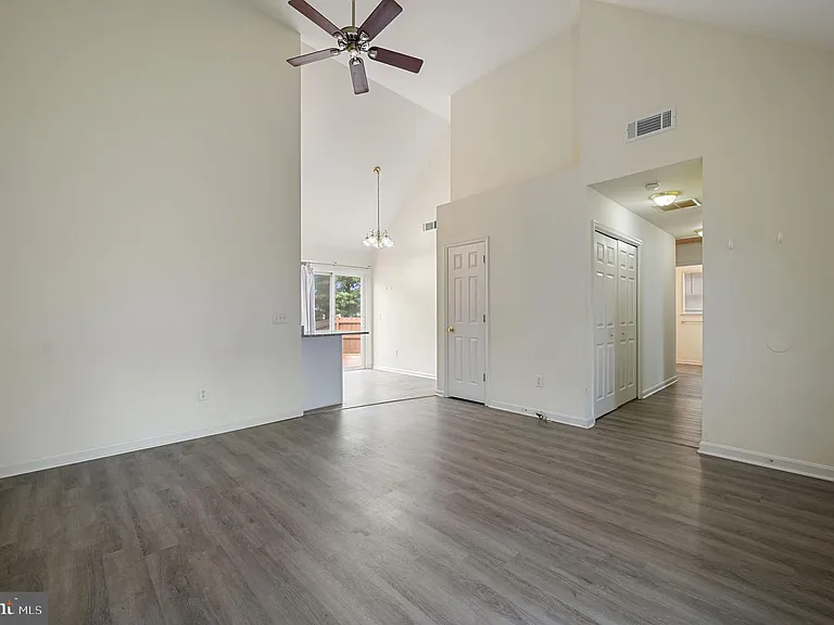 49 Winding Wood Dr — Photo 1