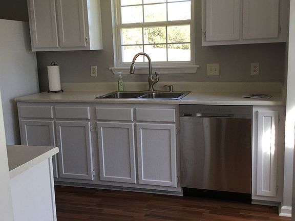 2nd image of 723 Brewster Ln