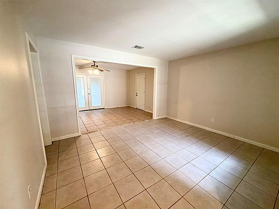 5th image of 3427 Dovie Dr