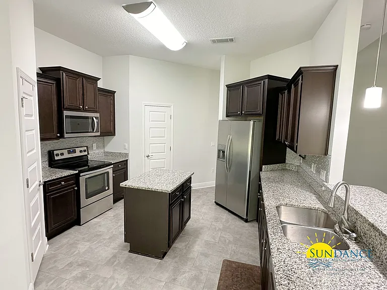 2337 Salamanca St — Photo 5