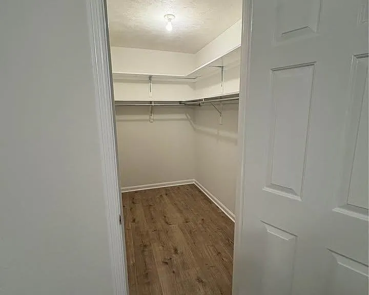 960 Marys Dr — Photo 2