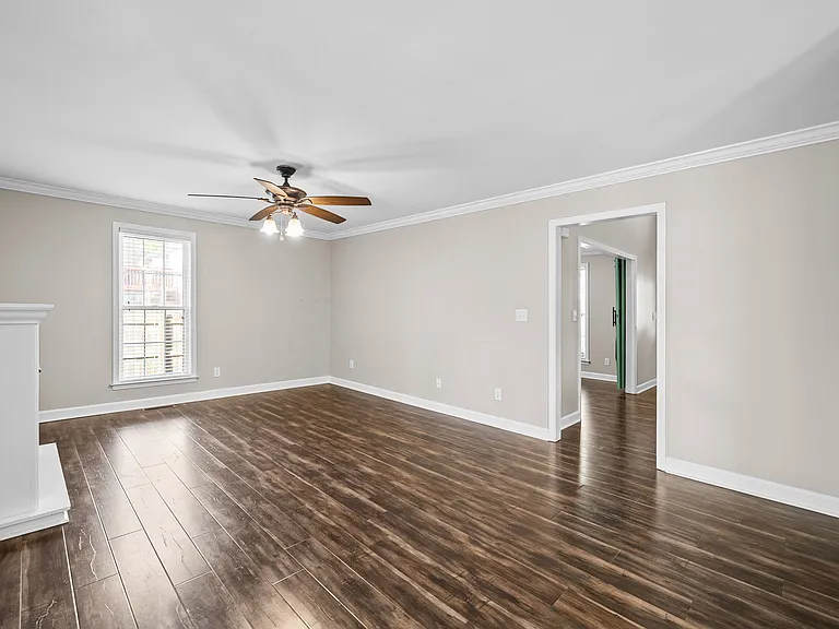 405 Tranquill Ln — Photo 10