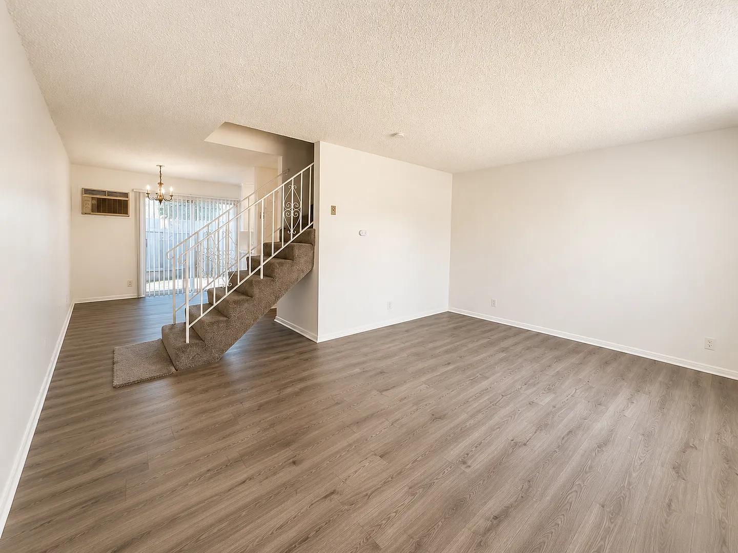 Cypress St. - 474 GOLD — Photo 2