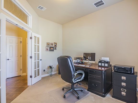 5th image of 504 Wild Rose Dr